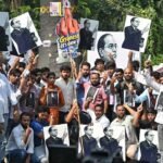 وجے دشمی کے موقع پر این ایس یو آئی نے علامتی پتلے نذرِ آتش کیے